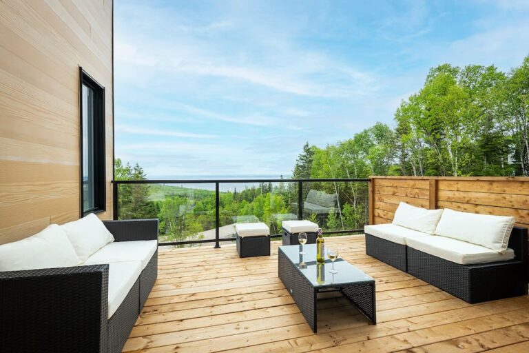 Terrasse avec mobilier