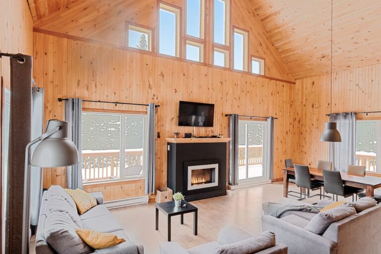 Living room with gas fireplace