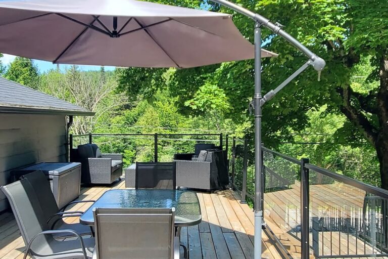 Gallery with furnitures and gas BBQ