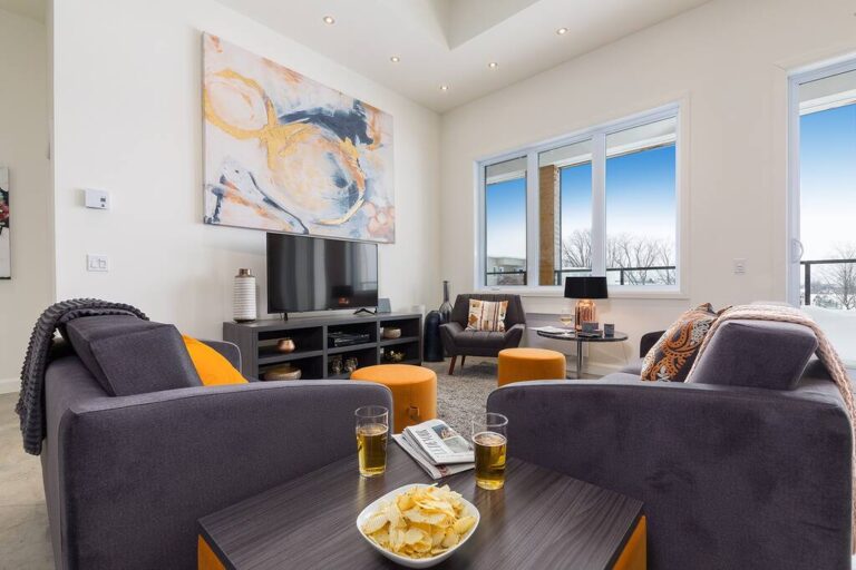 74a0119c e0f9 45f8 901b 8380b93f13be 1774629068 Living room