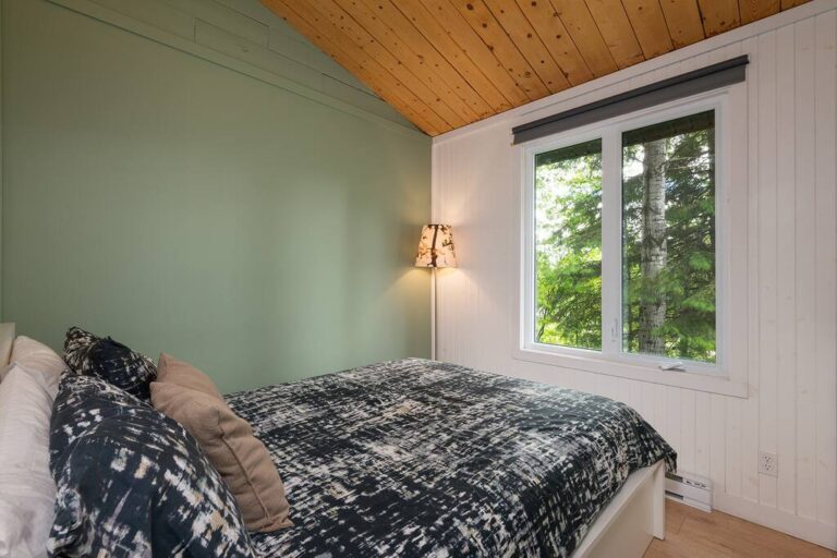 Chambre, lit Queen