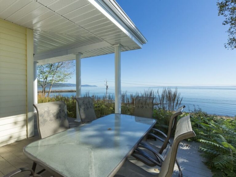 Terrasse avec mobilier et vue magnifique