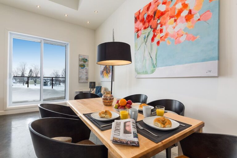 dbeb3dca aa22 4f10 ad93 07104b9809ca 1774629067 Dining room