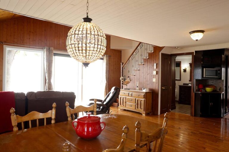 97be5a2c 6c4c 4599 8097 613d89cb960d 1781011490 Dining room