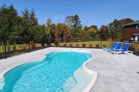 Shared swimming pool (available early june to late september)