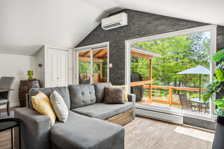 Open area, living room