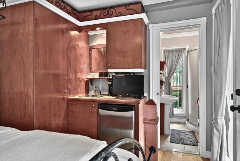 Kitchenette